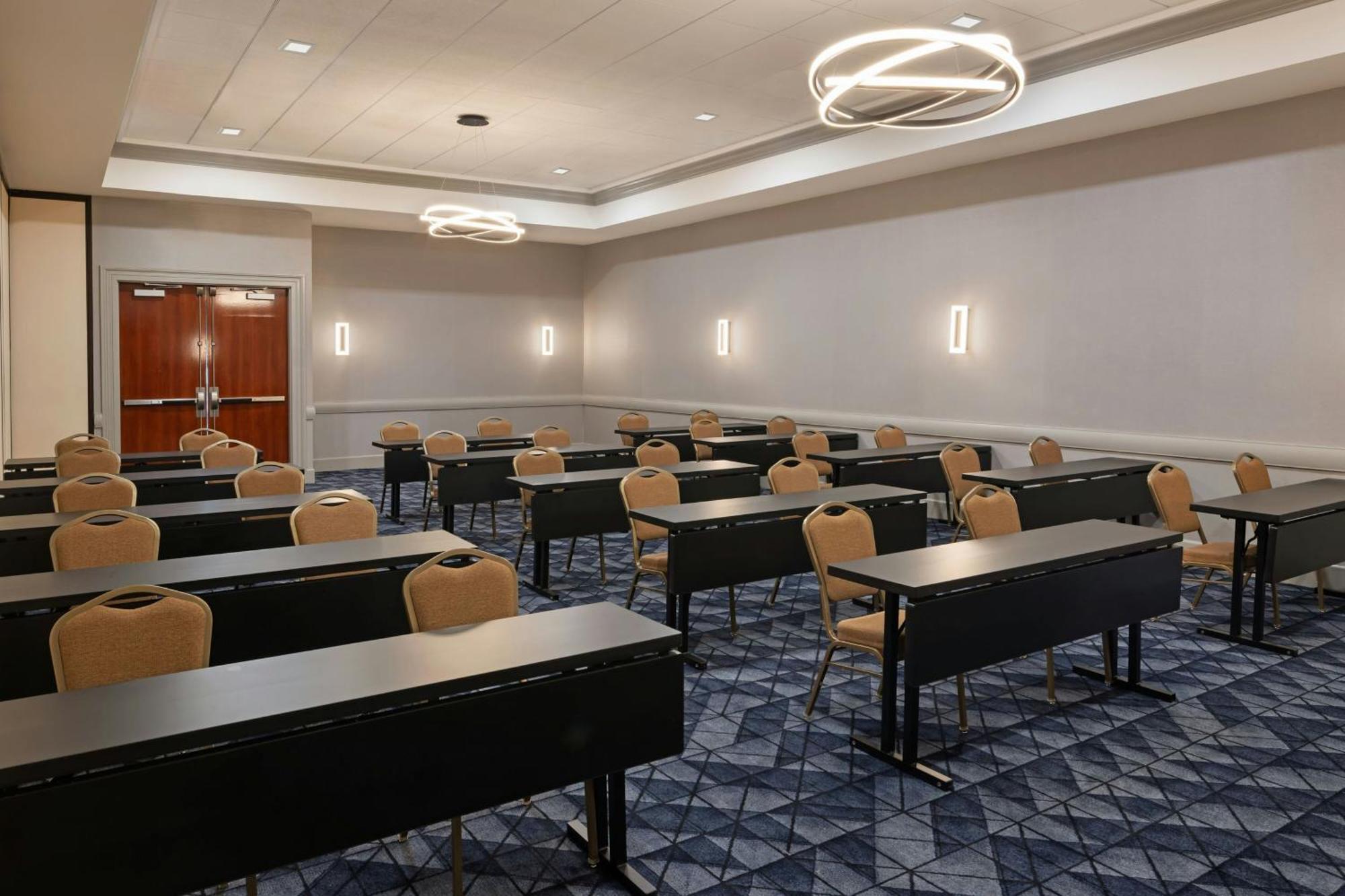 Courtyard By Marriott Sacramento Cal Expo Hotel Exterior photo